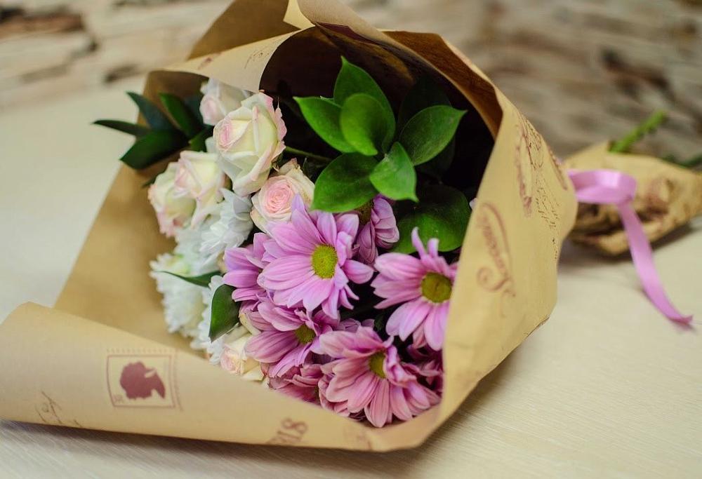 Букет цветов из: Розы и Хризантемы в Змейской