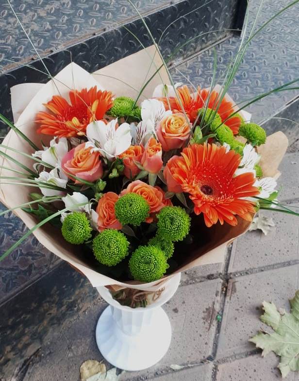 Букет цветов из: Герберы, Хризантемы, Альстромерии и Розы в Змейской