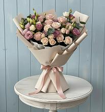 Букет цветов из:  Розы и Лизиантусы в Змейской