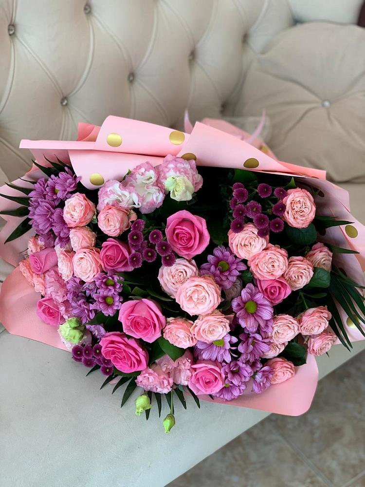 Букет цветов из: Хризантемы, Розы и Лизиантусы в Змейской