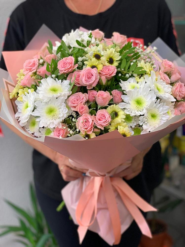 Букет цветов из: Розы и Хризантемы в Змейской