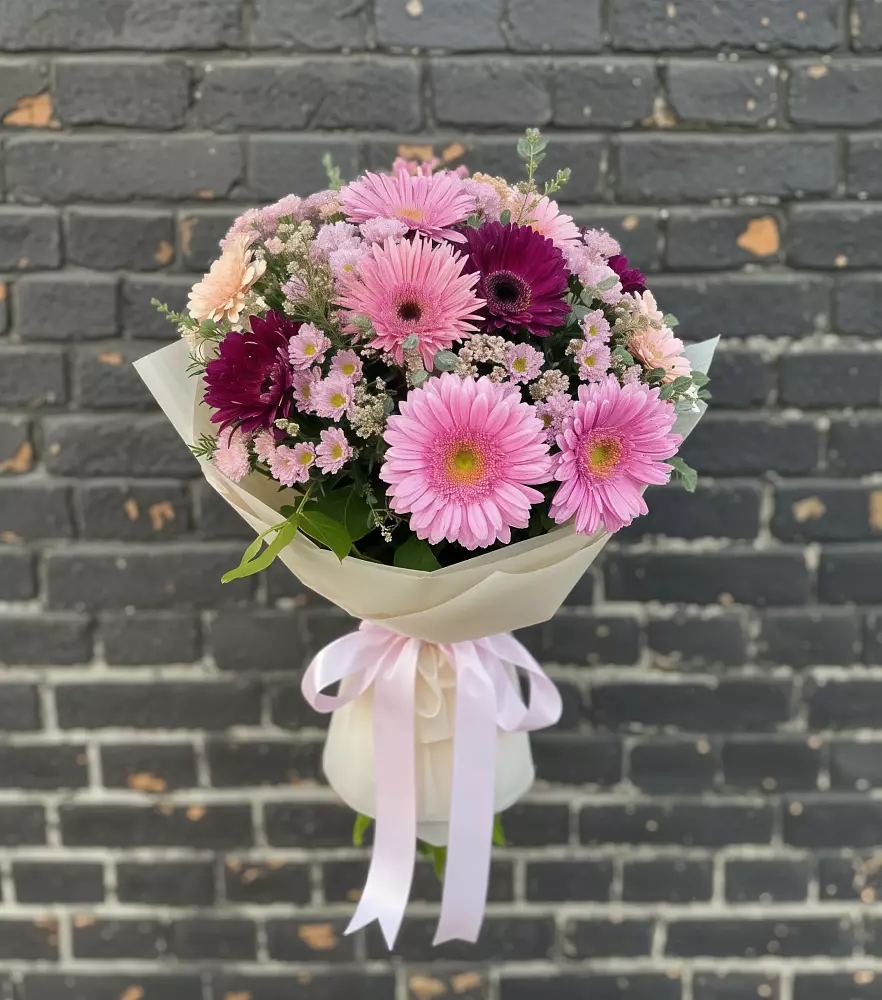 Букет цветов из: Герберы и Хризантемы в Змейской