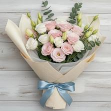 Букет цветов из:  Лизиантусы в Змейской