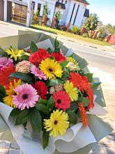 Букет цветов из:  Герберы #REPLACE_PRED# Змейской