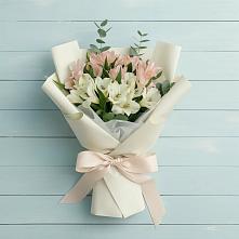 Букет цветов из:  Альстромерии #REPLACE_PRED# Змейской