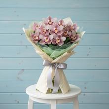 Букет цветов из:  Орхидеи и Розы в Змейской
