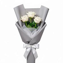 Букет 3 белые розы в Змейской