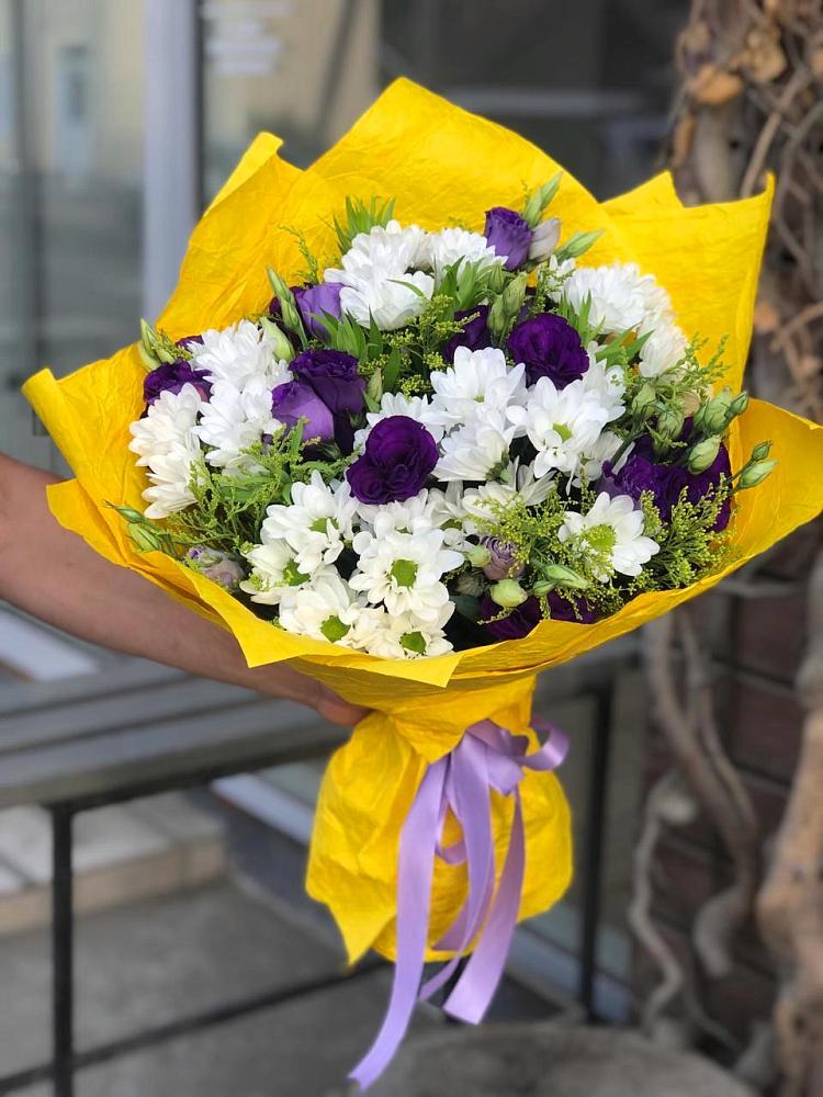 Букет цветов из: Ирисы, Хризантемы и Ромашки в Змейской
