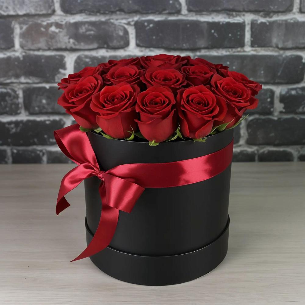 Цветочная композиция из Розы в шляпной коробке в Змейской