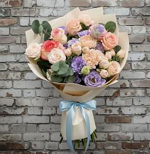 Букет цветов из:  Розы, Лизиантусы и Гвоздики #REPLACE_PRED# Змейской