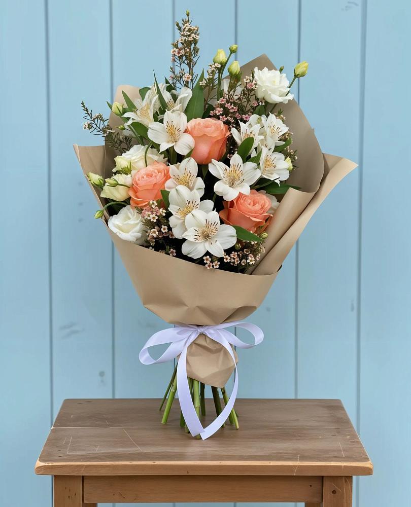 Букет цветов из: Альстромерии, Лизиантусы, Розы и Хризантемы в Змейской